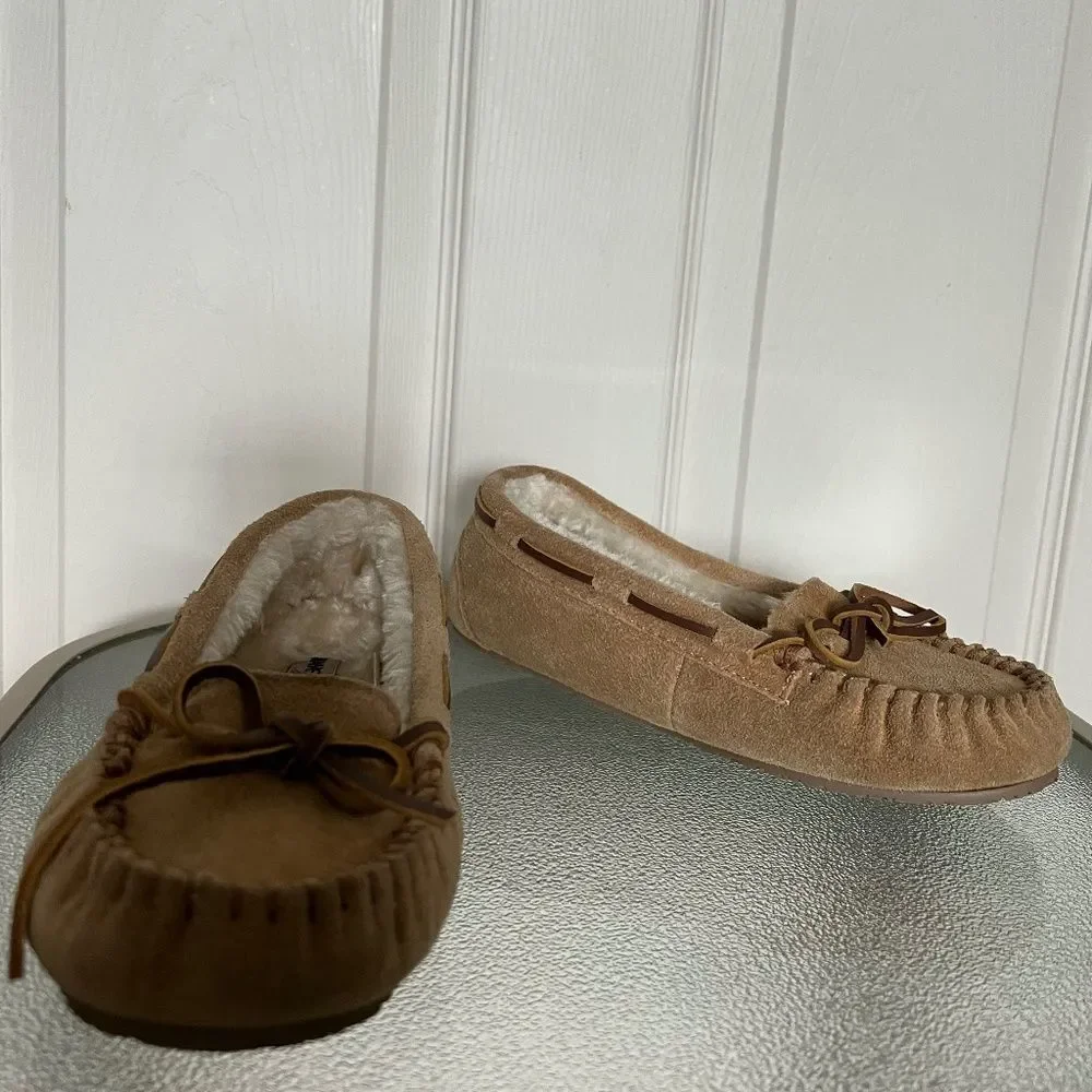 Minnetonka Suede Faux Fur Tan Slippers Size 3